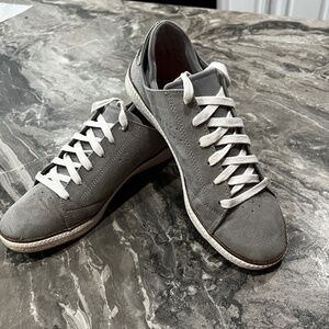 Dr. Scholl’s Gray suede shoes womens comfortable size 9